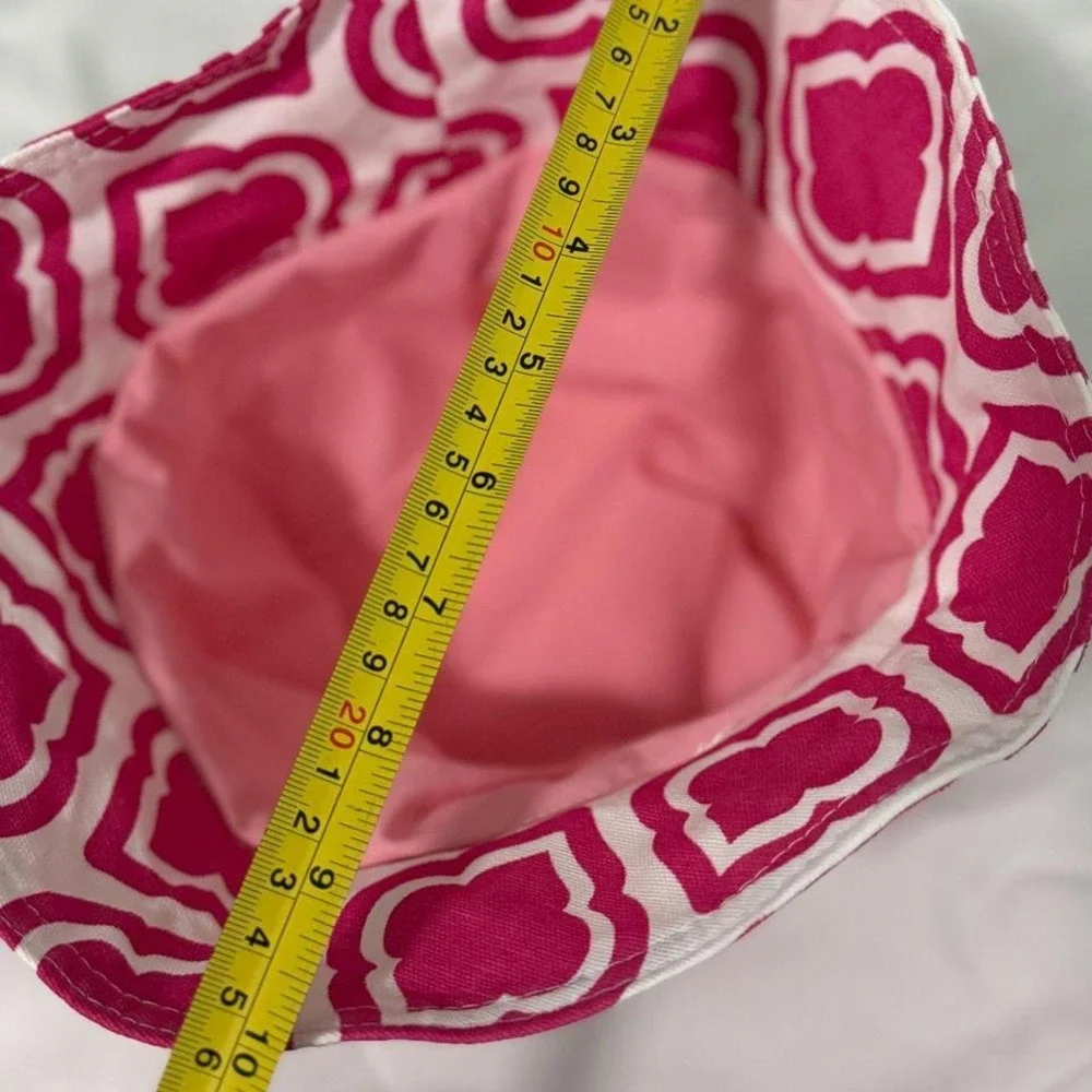 Pink and white women's‎ or girl's bucket hat